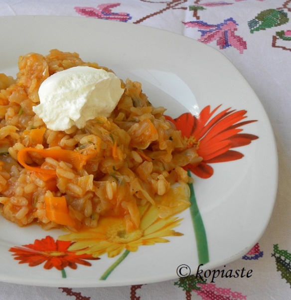 Lahanorizo with carrots